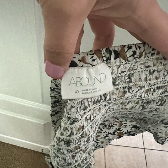 Abound Floral Daisy Print Halter Top SZ 4X - Picture 5 of 5